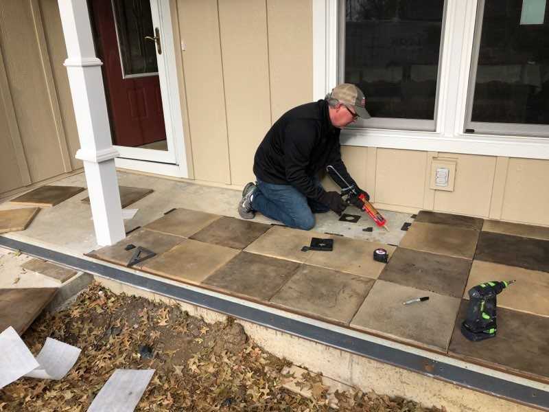 Covering Concrete Slab Installation, Laying Decking On Patio Slabs